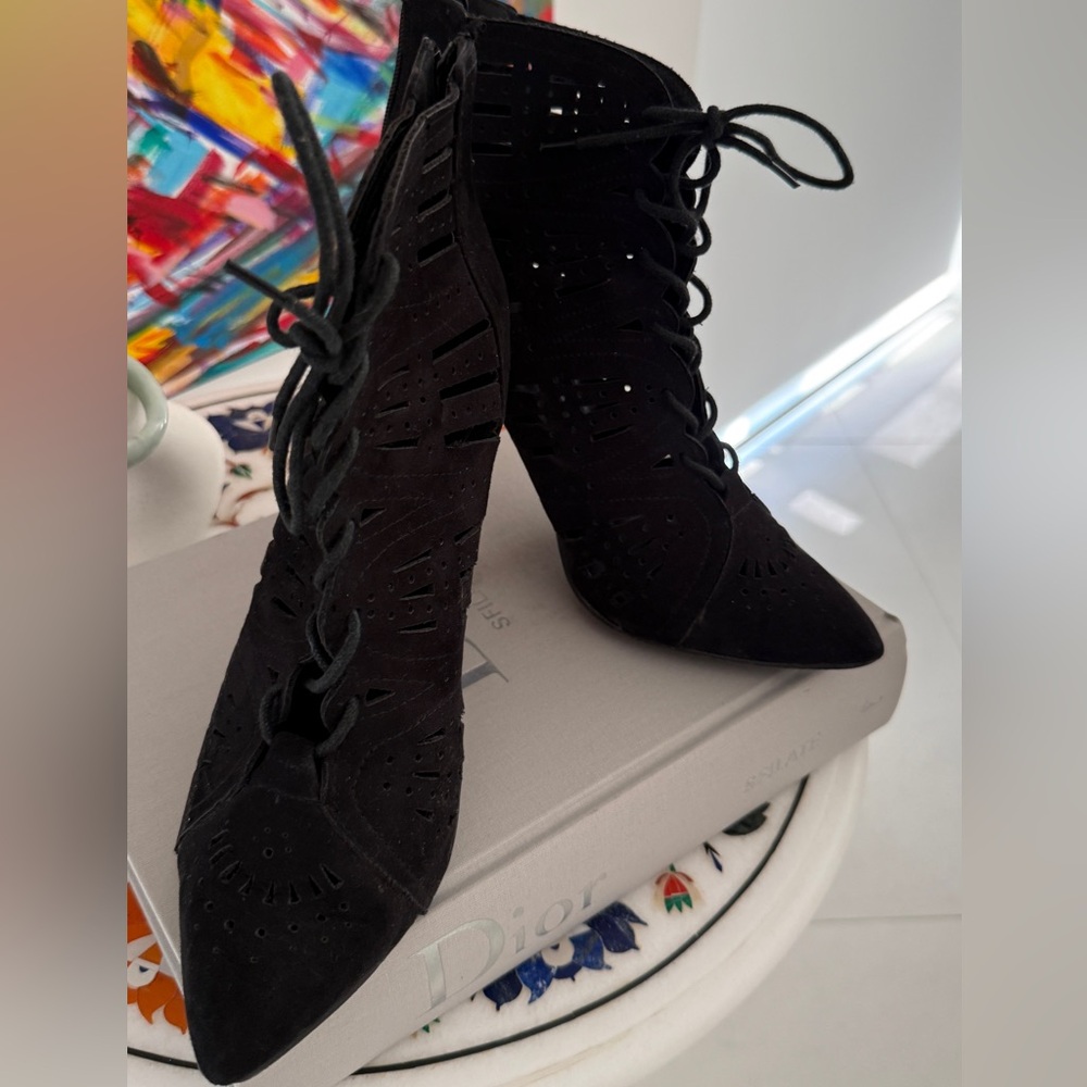 Elegant Black Lace-Up Women's Shoes
